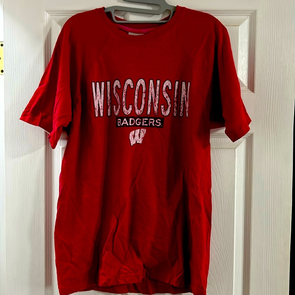 Old Varsity Wisconsin Badger shirt medium tee